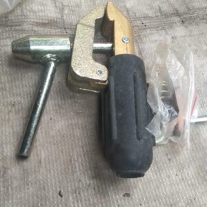 Earth clamp crocodile