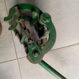Pipe clamp 4"