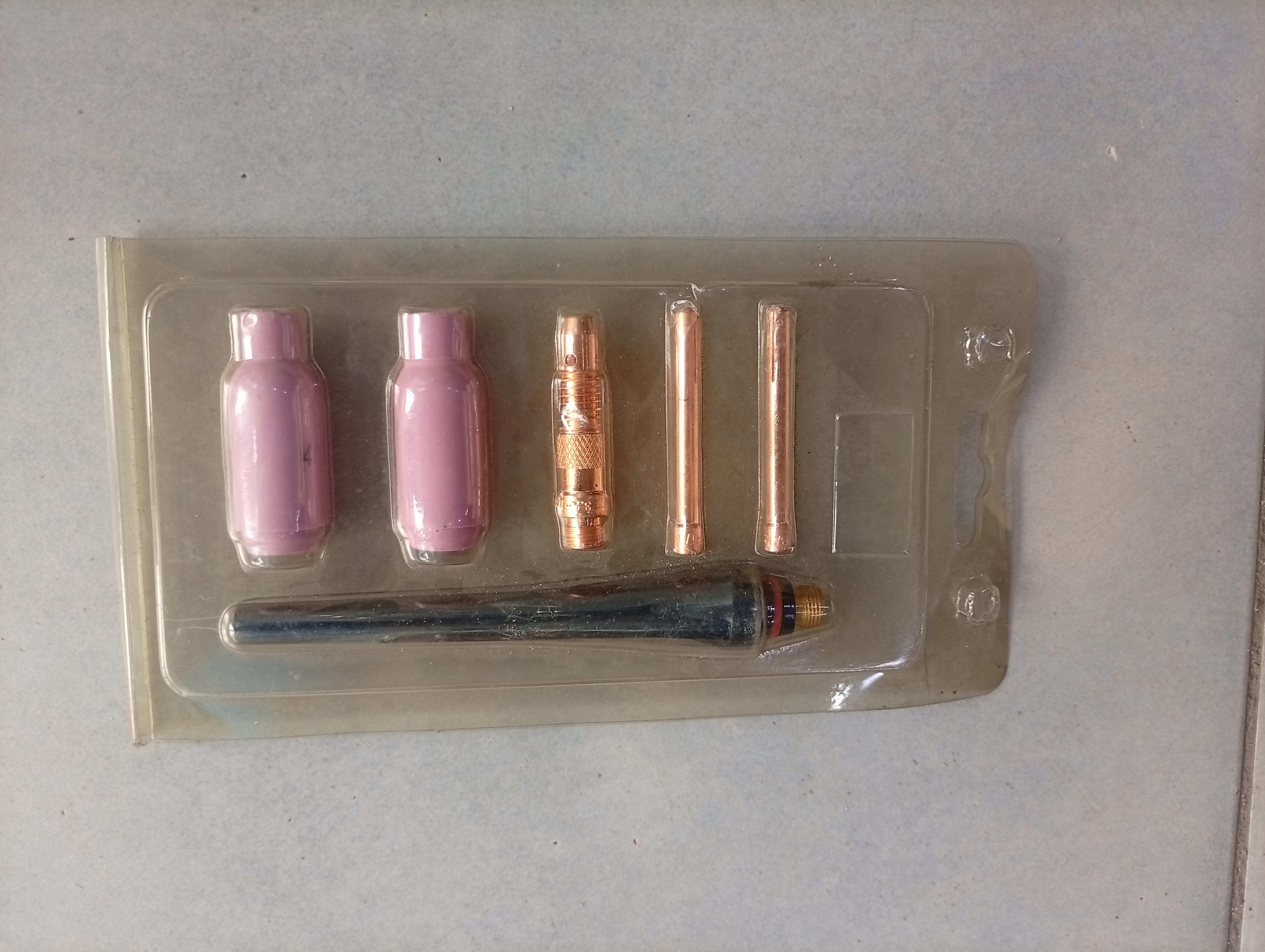 Set of welding accessories