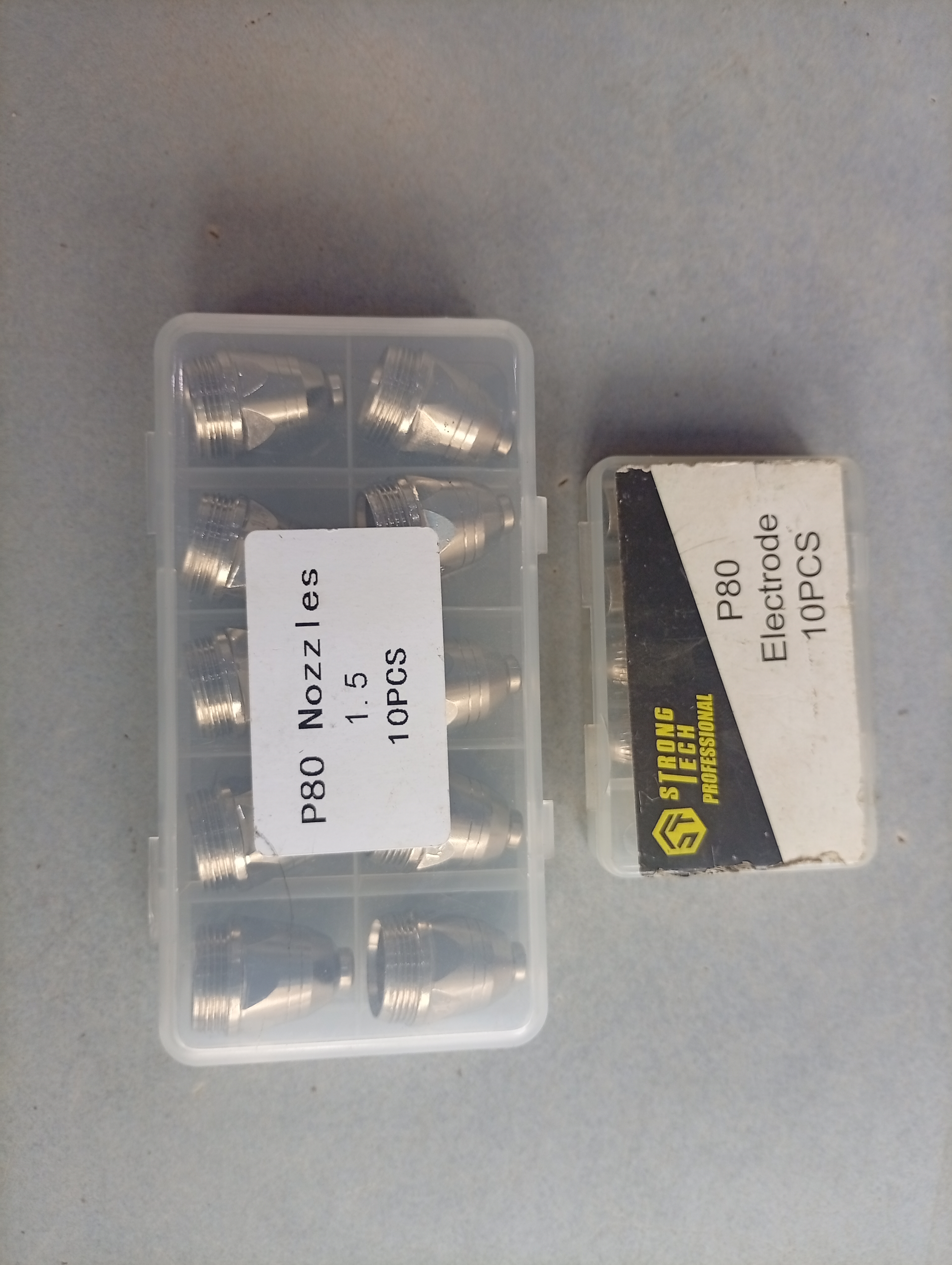 Plasma cutting nozzle