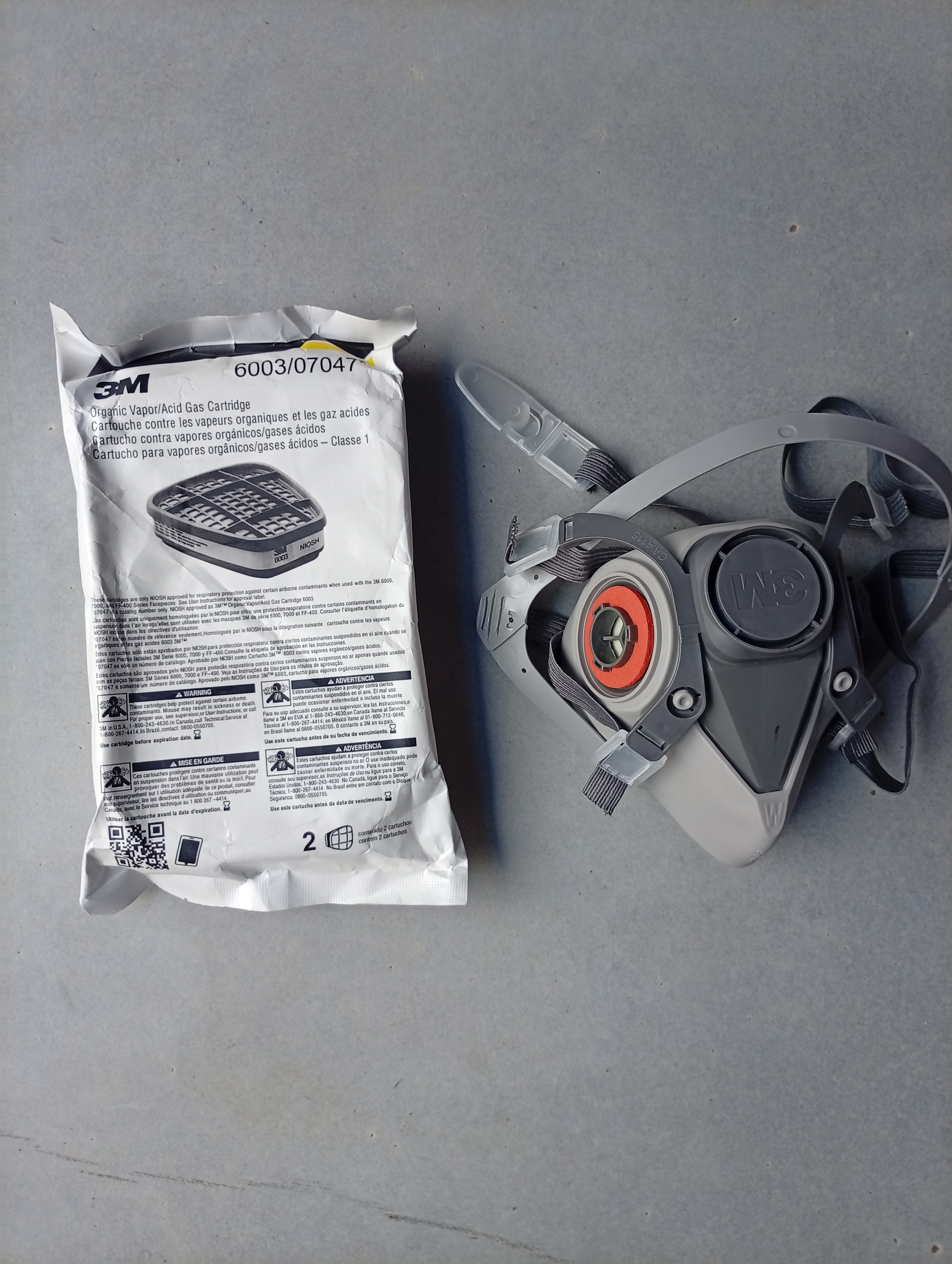 Half face respiratory mask