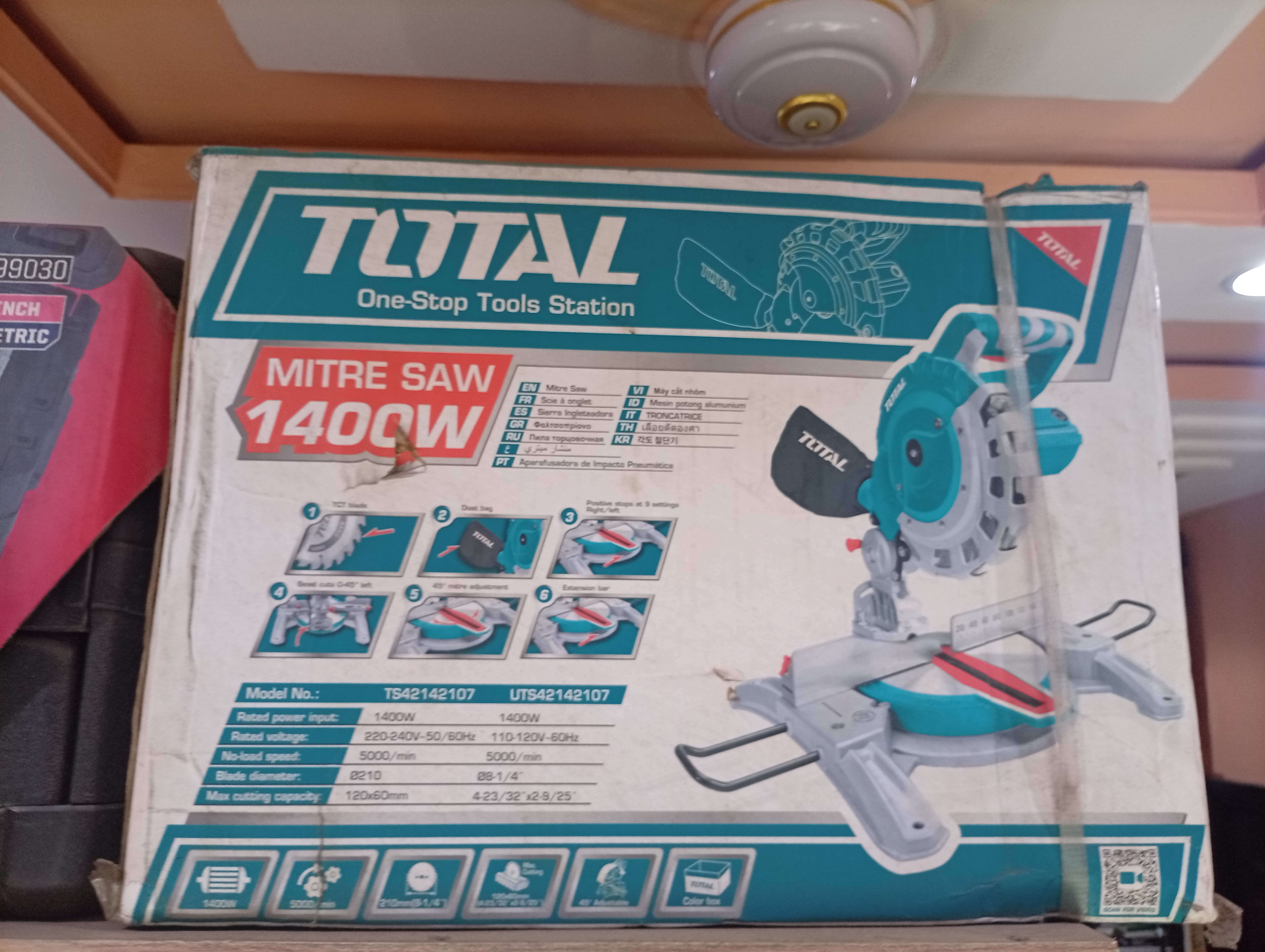 Total mitre saw